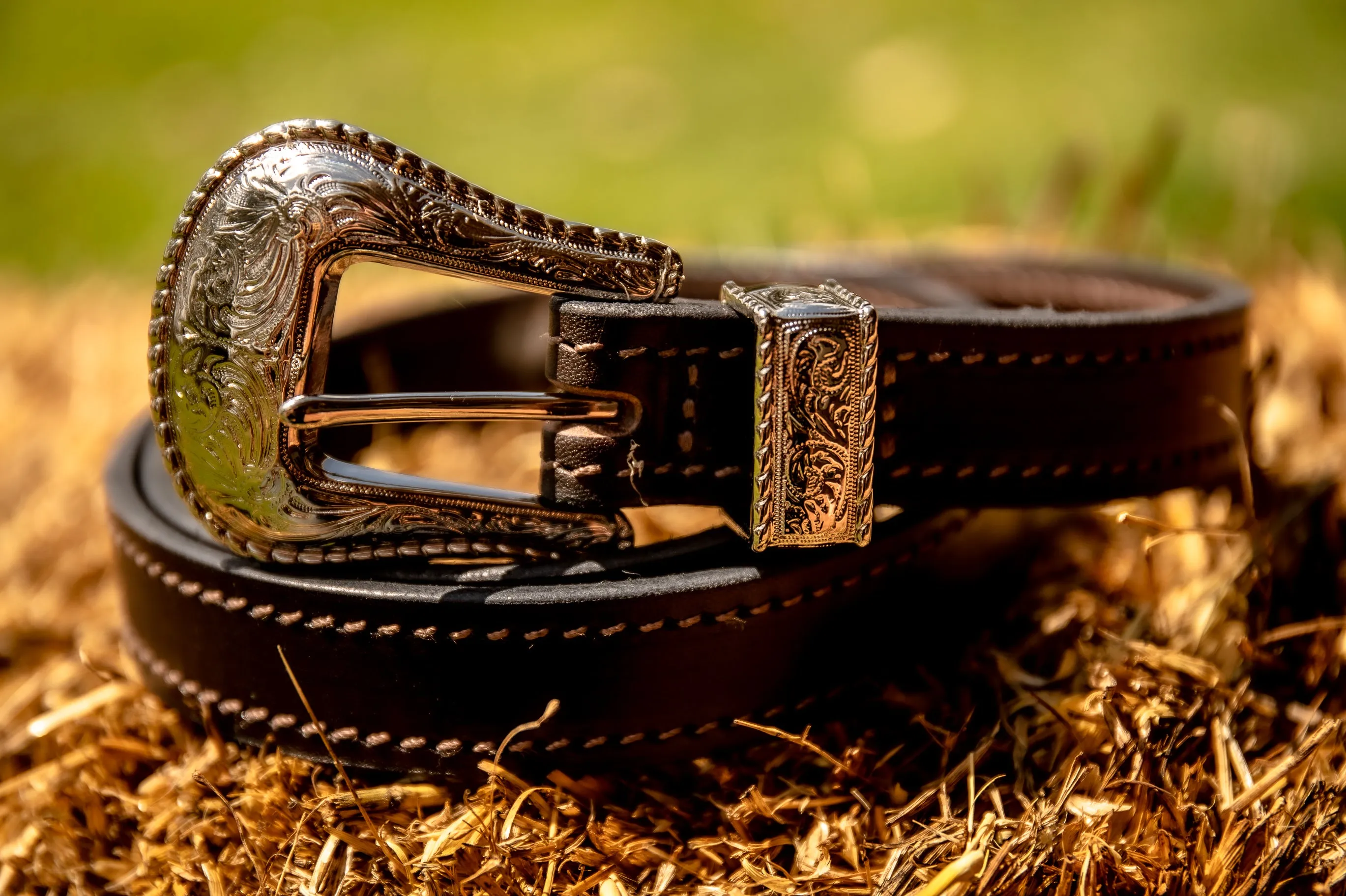 Floral Belt - Stylish and Elegant Bloom-Adorned Accessory